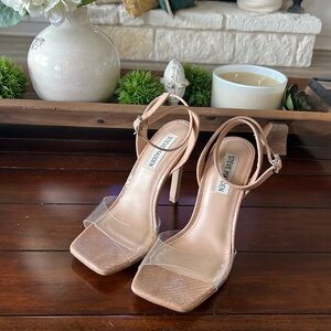 Size 6 Steve Madden strappy sandals with clear open toe great used condition